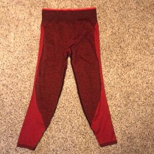 Used Victoria’s Secret Pink Sz L  Fuchsia seamless active leggings.